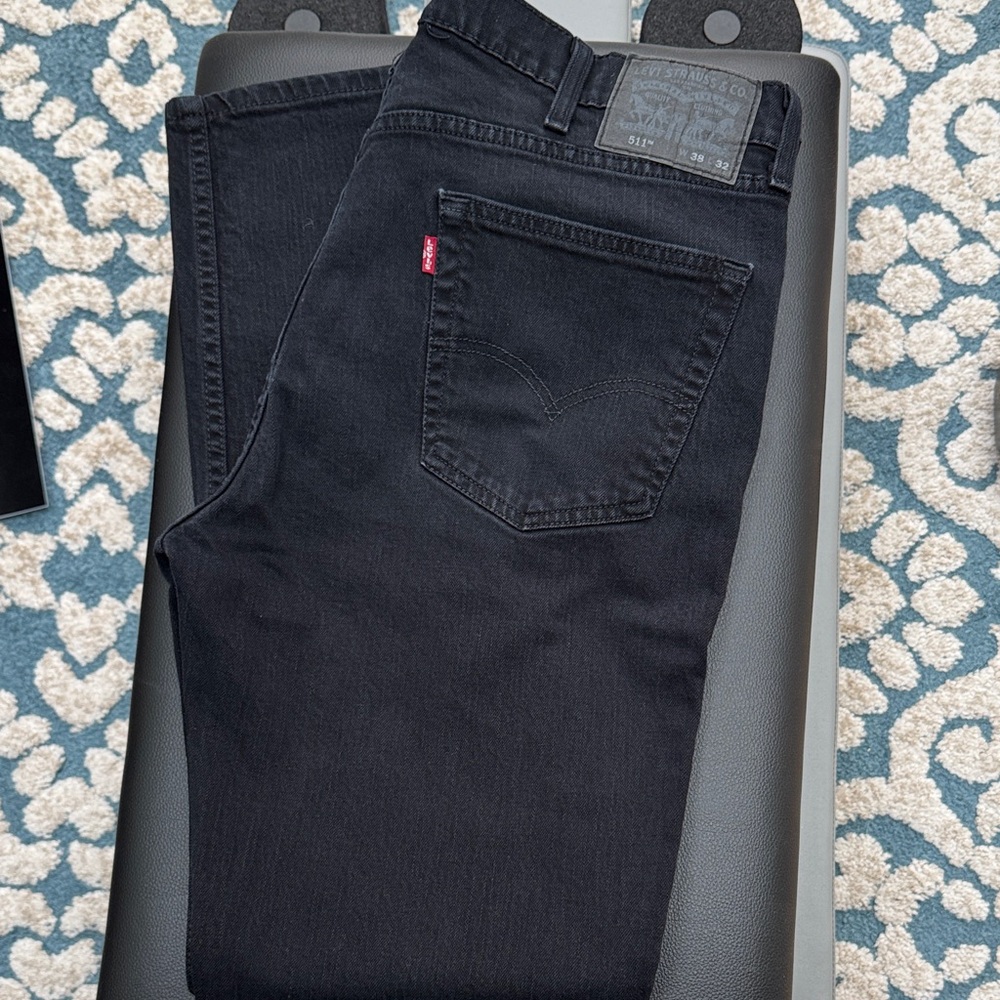 Levi's Black Slim Straight Men's Jeans